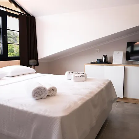 Lorend Hotel *